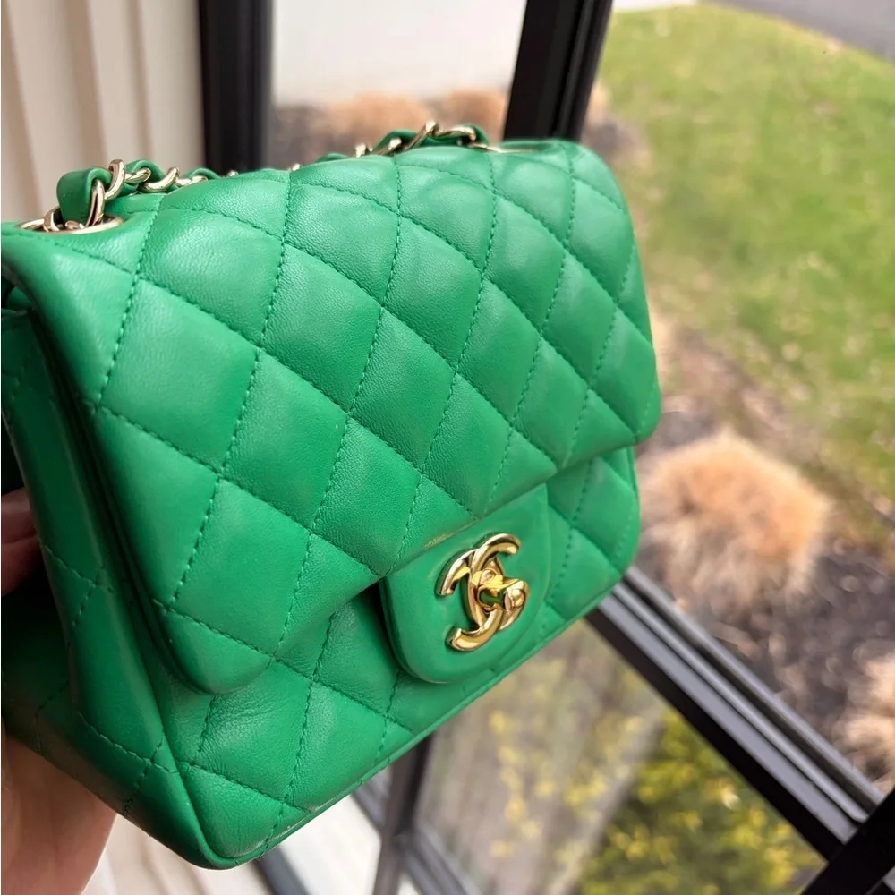 CHANEL 💯 Authentic Emerald Green Quilted Mini Flap Bag with Silver Hardware rare - Picture 14 of 16